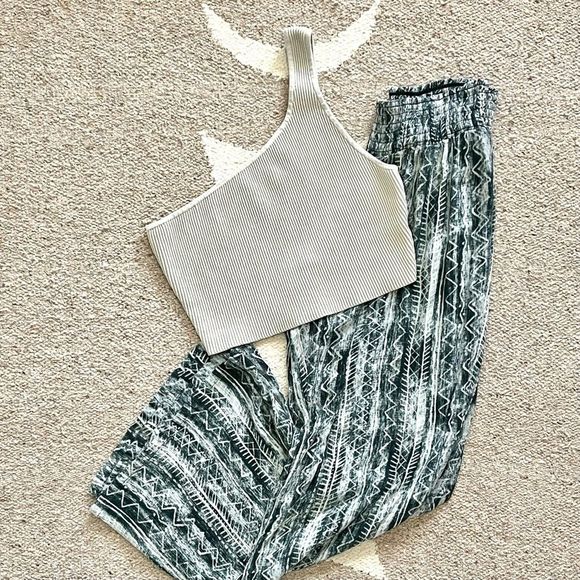 Babaton x Aritzia Sculpt Knit One Shoulder Cropped Tank Top Chrome Pearl Large - Picture 2 of 7